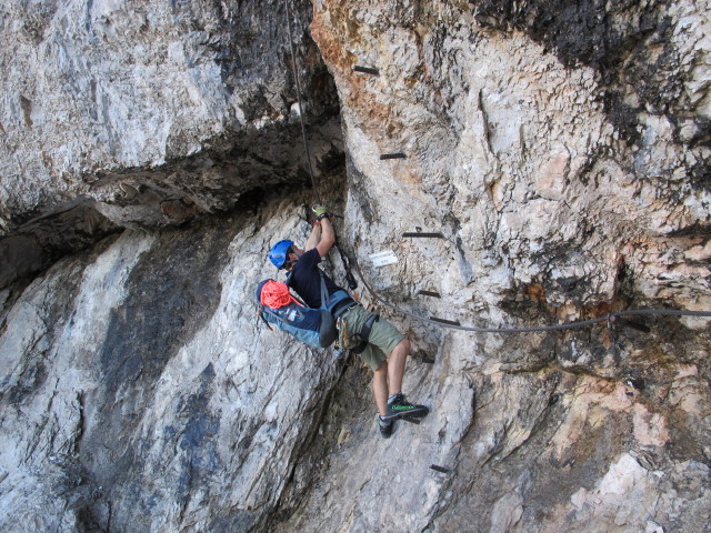 Johann-Klettersteig: Christian im Einstiegs&uuml;berhang (19. Juli)