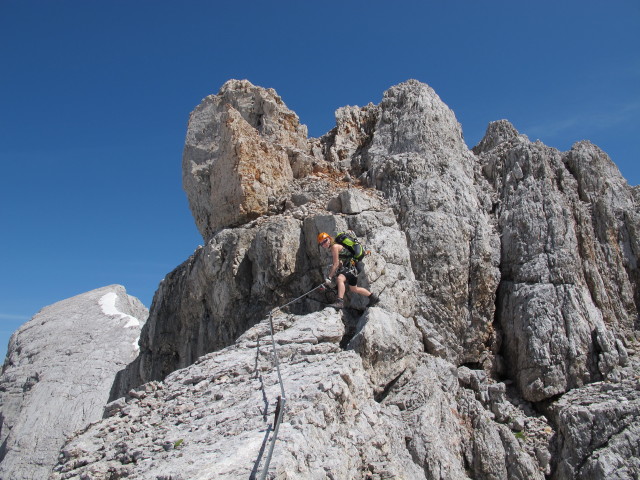 Amon-Klettersteig: Sabrina zwischen Ausstieg und Simonyscharte (20. Juli)