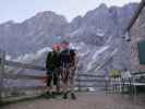 Sabrina und Christian bei der Dachstein-Südwandhütte, 1.871 m (19. Juli)