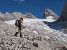 Sabrina zwischen Großem Gosaugletscher und Adamekhütte (19. Juli)