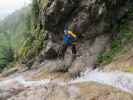 Rotschitzaklamm-Klettersteig: David auf der ersten Seilbrücke