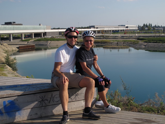 Ich und Mama am Seestadt-Pier