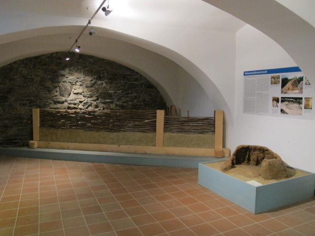 Raum 'Archäologie im Garser Raum' im Zeitbrücke-Museum