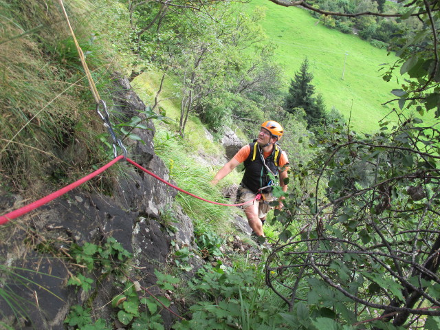 Axel in der f&uuml;nften Seill&auml;nge der Klettertour 'Wasserfall'