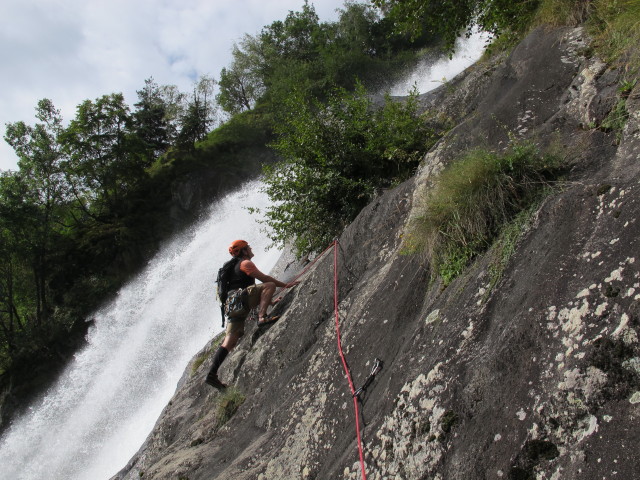 Axel in der sechsten Seill&auml;nge der Klettertour 'Wasserfall'