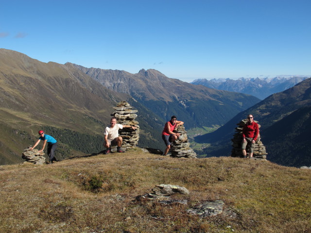 Anna, ich, Gudrun und Christoph am Dreizeiger, 2.388 m (27. Sep.)