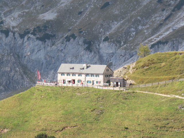 Dachstein-Südwandhütte von der Dachstein-Seilbahn aus (5. Okt.)