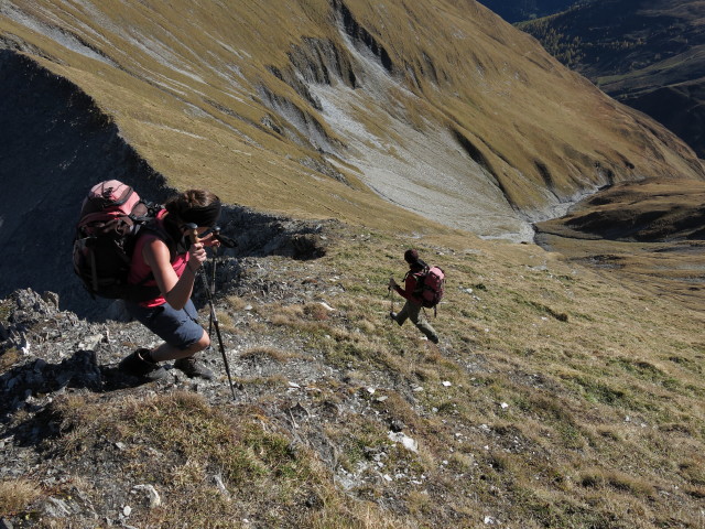 Gudrun und Christoph zwischen Gamskarspitze und Gsch&uuml;tzspitzsattel (19. Okt.)