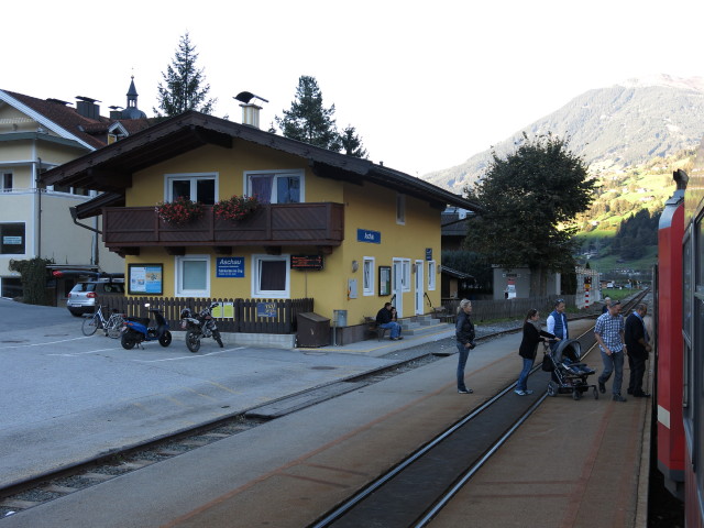 Bahnhof Aschau im Zillertal, 564 m
