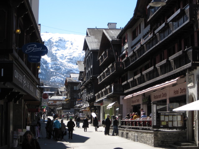 Bahnhofstrasse in Zermatt (28. M&auml;rz)