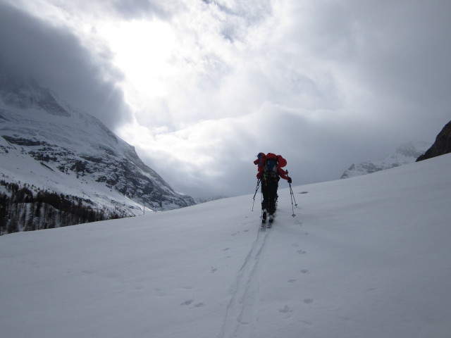 Martina zwischen Chalbermatten und Zmuttbach (28. M&auml;rz)