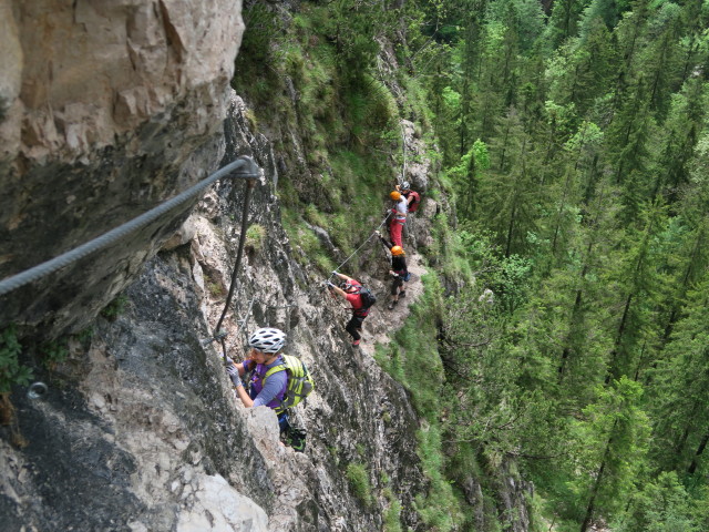 Grünstein-Klettersteig: Romana, Stefan und Sabrina in der Variante 'Hotelroute'