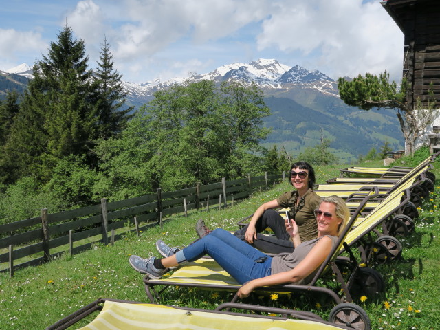 Irmie und Heidi auf der Poserhöhe, 1.505 m (31. Mai)