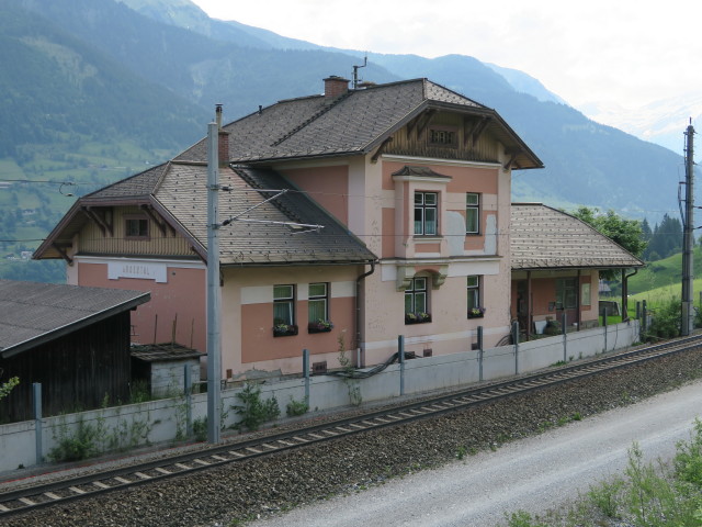 Bahnhof Angertal, 976 m (6. Juni)