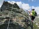 Hirschkarspitze-Klettersteig: vor der ersten Seilbrücke (6. Juni)