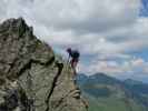 Hirschkarspitze-Klettersteig: Henryk vor der ersten Seilbrücke (6. Juni)