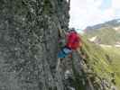 Hirschkarspitze-Klettersteig: Andrea in der schwierigen Variante am zweiten Turm (6. Juni)