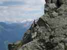 Hirschkarspitze-Klettersteig: Stephanie beim Steigbuch (6. Juni)