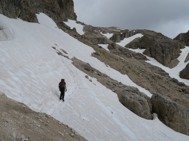 Ronald auf Weg 584 zwischen Grasleitenpass und Passo d'Antermoia (20. Juni)