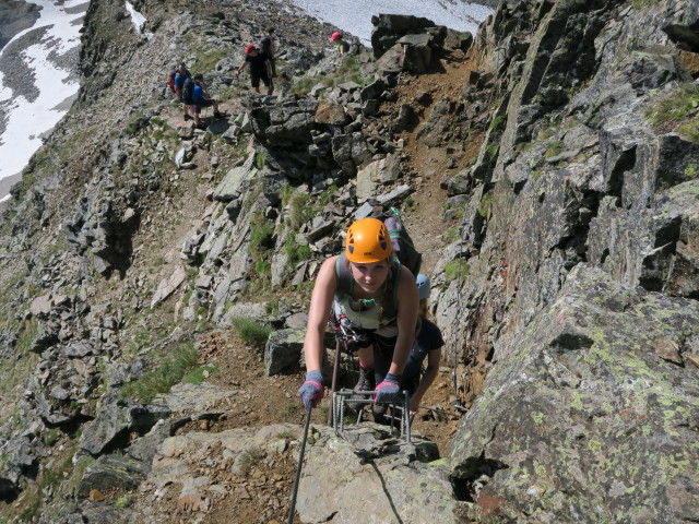 Glödis-Klettersteig: Miriam zwischen Einstieg und Rindler Schartl (4. Juli)