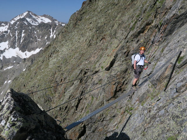 Glödis-Klettersteig: Erich auf der Brücke (4. Juli)