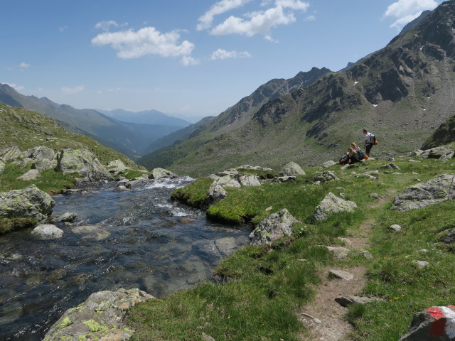 Miriam, Evelyn und Erich auf Weg 912A zwischen Weg 941 und Franz-Keil-Weg (4. Juli)