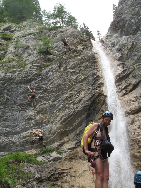 Millnatzenklamm-Klettersteig: Johanna, Karoline und Josef in der Variante Steinbeißer