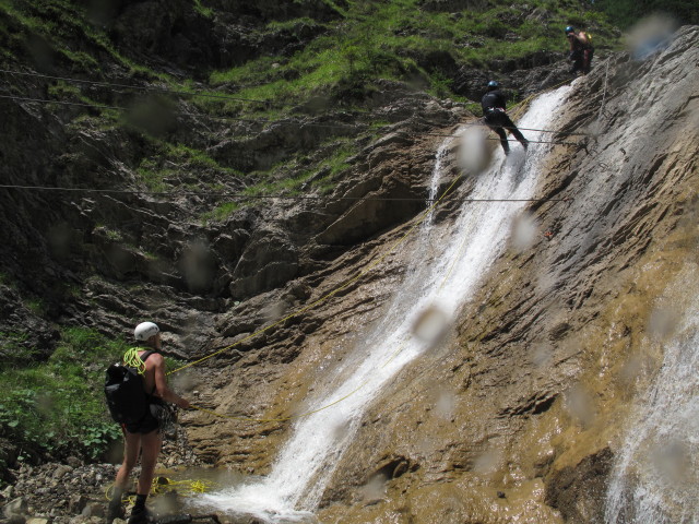 Josef, Ulrike und Helmut im Doppel-Wasserfall