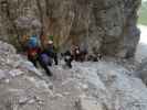 Dominika, Bernadette, Josef, Ulrike, Bernadette, Evelyn und Irene zwischen Rifugio Auronzo und Westliche Zinne-Normalweg