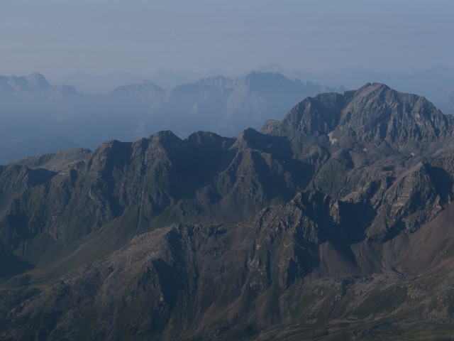 Sattelköpfe und Schleinitz vom Keeskopf aus (9. Aug.)