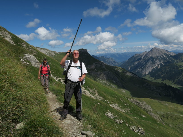 Romy und Erich am Liechtensteiner H&ouml;henweg zwischen Bettlerjoch und Hochjoch (22. Aug.)