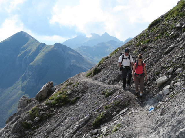 Erich und Romy am Weg 02 zwischen Salarueljoch und Schafloch (22. Aug.)