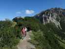 Romy und Erich zwischen Bergstation der Sareisbahn und Sareiserjoch (22. Aug.)