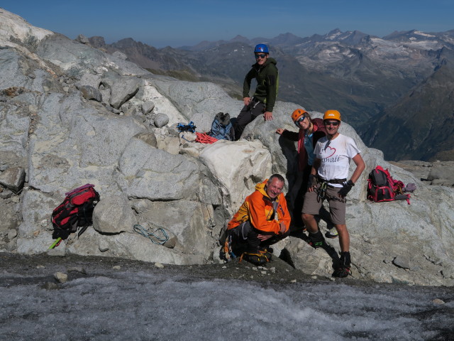 Christian, Erich, Angela und ich zwischen Schlatenkees und Neuer Prager H&uuml;tte (29. Aug.)