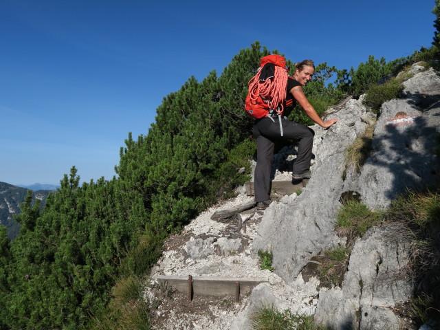 Maria auf Weg 612 zwischen Br&auml;ualm und 'Zeitgeist' (12. Sep.)