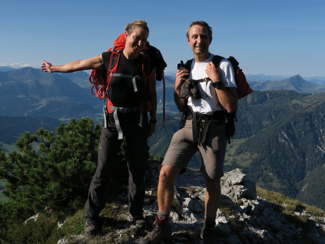 Maria und ich neben Weg 612 zwischen Br&auml;ualm und 'Zeitgeist' (12. Sep.)