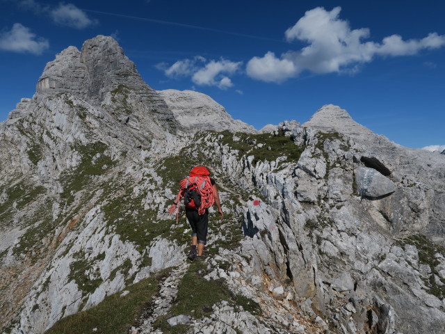 Maria am Nurracher Höhenweg zwischen Seehorn und Adolarischarte (12. Sep.)