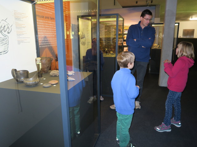 Tim, Stefan und Katja Lin im Museum Mistelbach