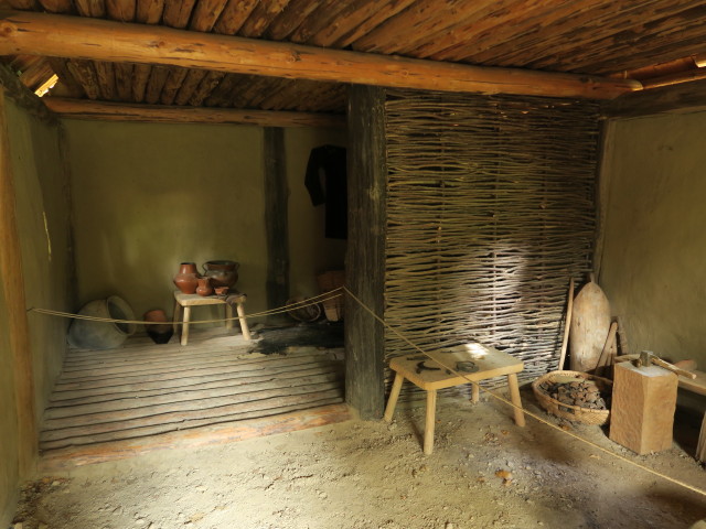 Bronzeschmiede im archäologischen Freigelände beim Schloss Asparn an der Zaya