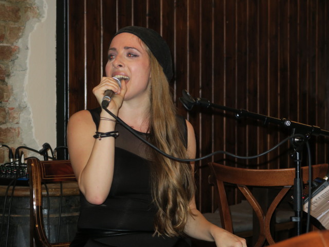 Carina im Restaurant Lambrecht