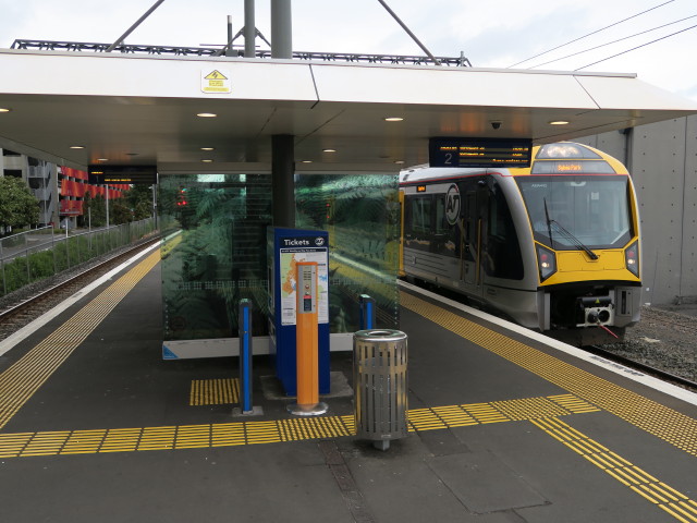 Sylvia Park Railway Station (15. Nov.)