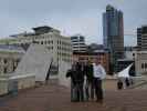 Mama, Markus, Papa und ich am Civic Square in Wellington (21. Nov.)