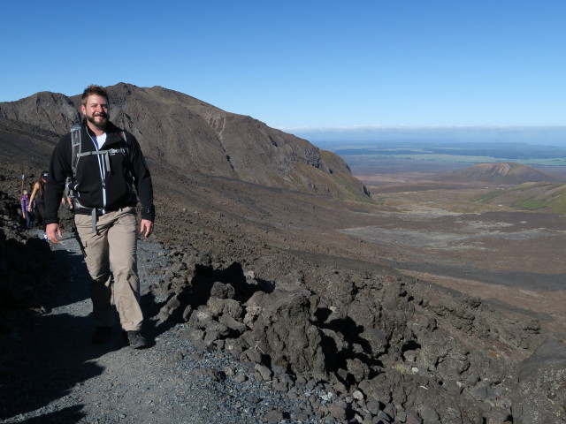 Tongariro Alpine Crossing: Markus zwischen Soda Springs und South Crater (23. Nov.)