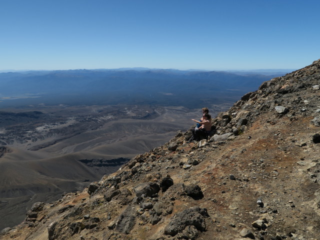 Tongariro Alpine Crossing: zwischen South Crater und Mount Ngauruhoe (23. Nov.)