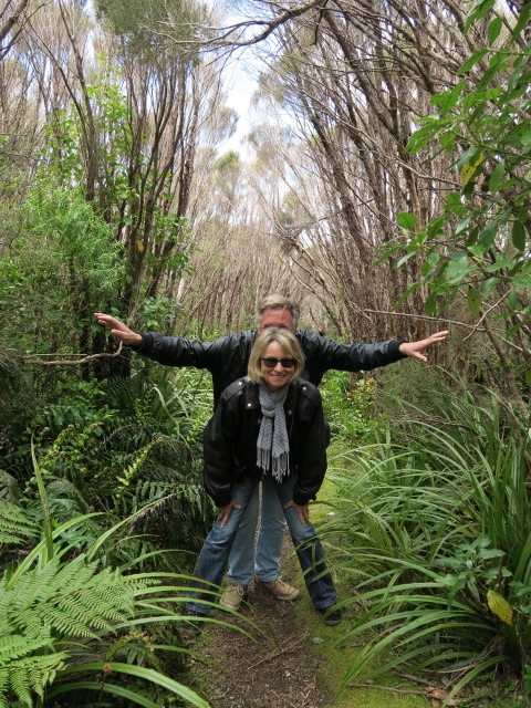 Papa und Mama am Kapuni Loop Track (24. Nov.)