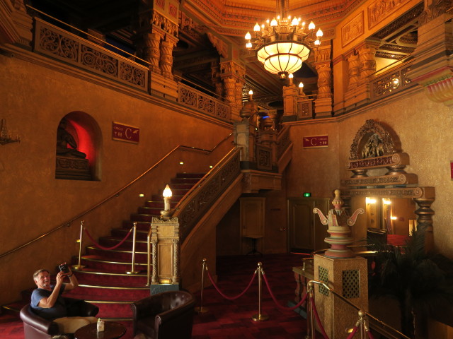 Papa im Civic Theatre in Auckland (27. Nov.)