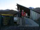 Tongariro Alpine Crossing: Markus und ich beim Parkplatz Mangatepopo (23. Nov.)