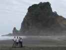 Ich, Markus, Papa und Mama am Piha Beach (26. Nov.)