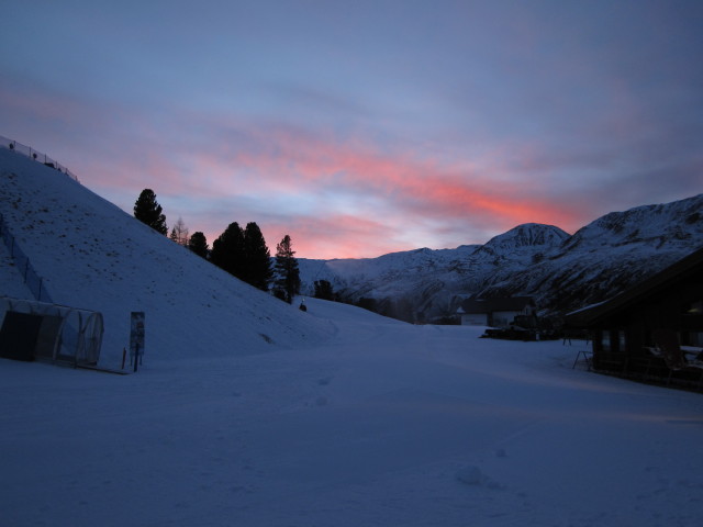 bei der Bergstation der Kabinenbahn Piz-Sch&ouml;neben, 2.108 m