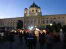 Naturhistorisches Museum vom Weihnachtsdorf Maria-Theresien-Platz aus